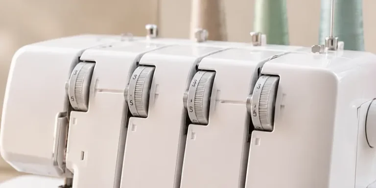 Close-up van lockmachine met vier spanningsknoppen